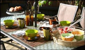 Breakfast in the Garden, River Lee Executive Bed and Breakfast